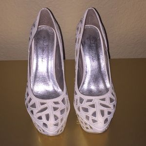 Michael Antonio Studio white heels